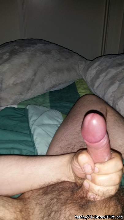 Like to feel your cum yum  hit my tongue
