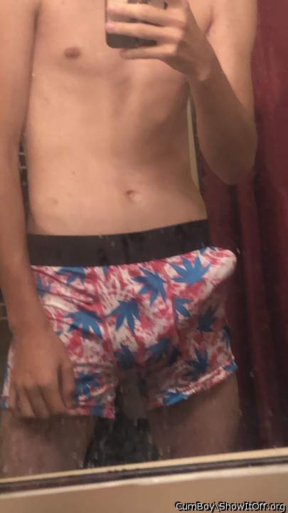 Dont notice the dirty mirror &#128514;