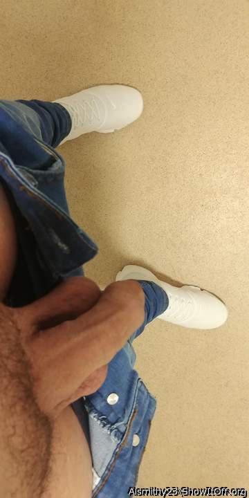 Ill gladly give a very long wet blow job