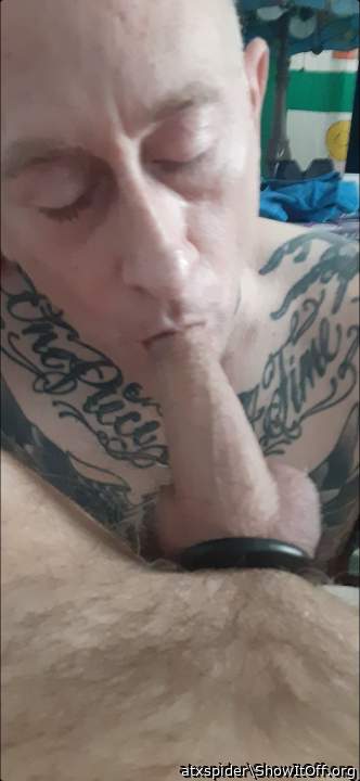 I sooooo wanna be that guy. Looking down at you