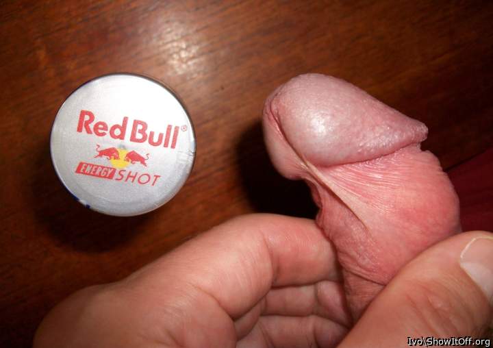 Glans sideview with corona, frenulum and retracted foreskin