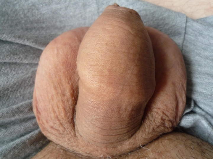 Adult image from nylonlover