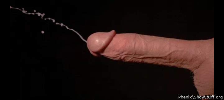 I love that black background and my cum 😲😲