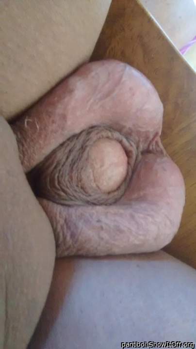 Who makes fun of the small peewee?