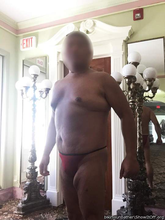 Photo of a pecker from Bikinisunbather