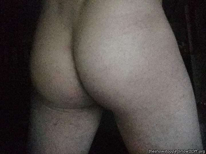 what an outrageously cute butt - I sooo wanna fuck it