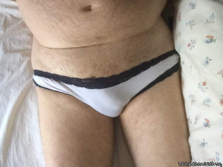 Love to kiss, lick your sexy pants and lmaje you hard  