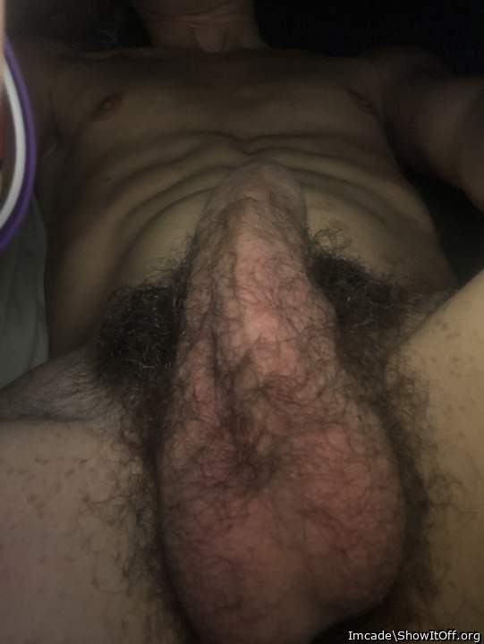 Mmmmm... tasty-looking, hairy balls! I want to taste and sni