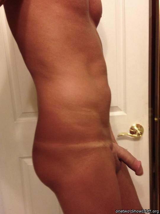 Great bod, tan, dick.
I'm a lover of thongs.