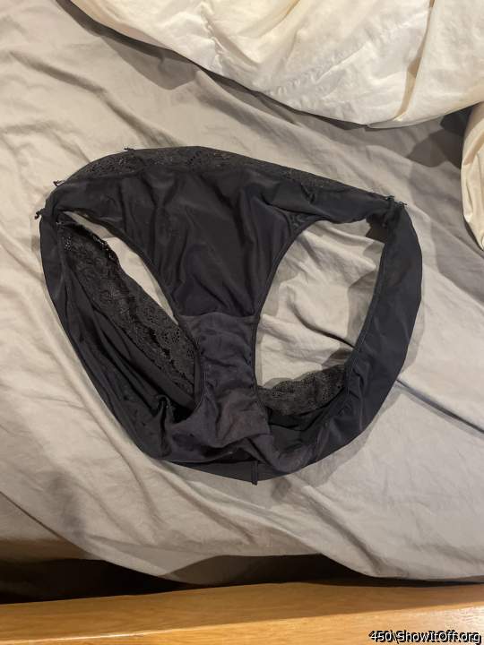 MMMMMMM......LUV PANTIES...ONLY THING MISSING - THE CUNT STA