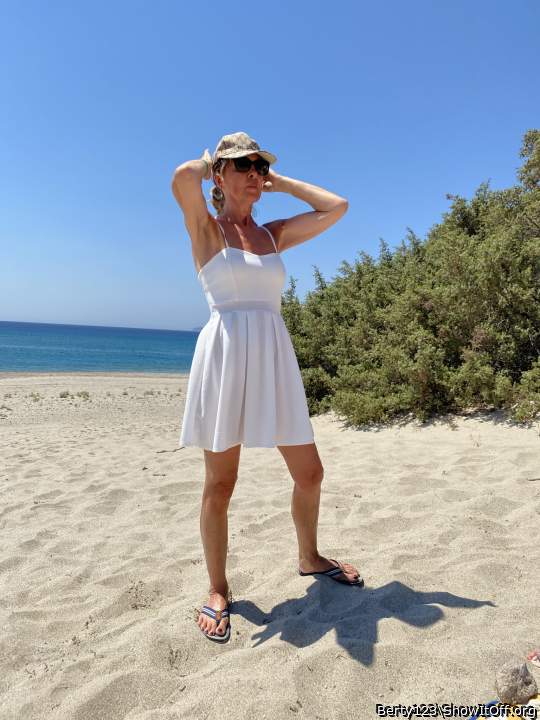 I would love to fuck you on that beach.