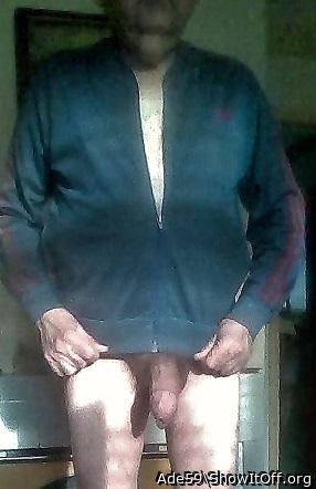 LOU VILLARD WOULD LOVE TO SUCK THAT I AM GAY
