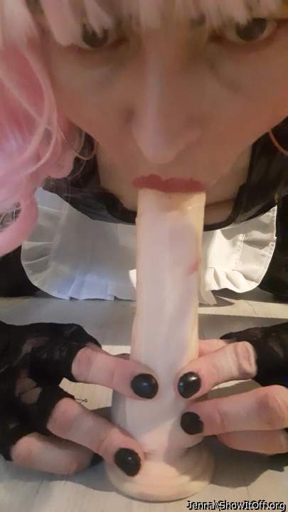 I wanna Look into eyes while suck my cock instead &#128525;&