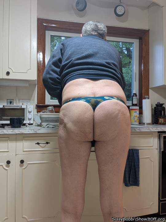 .

  

May I help you in the kitchen? 

.