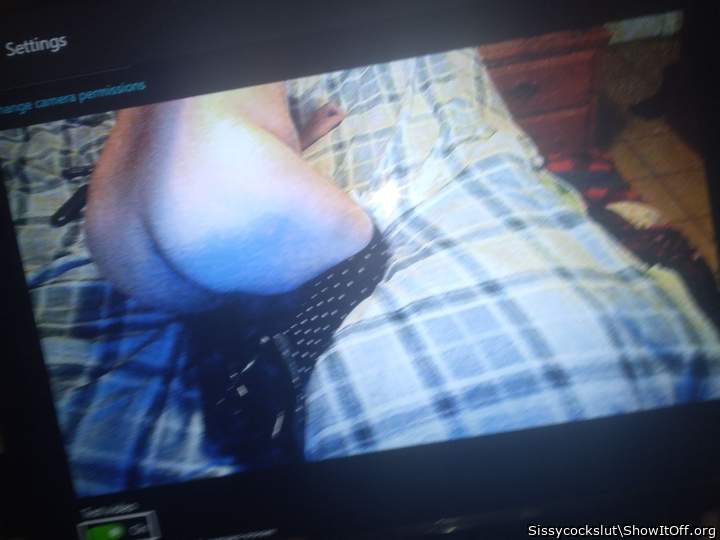 Hi guys butt fuck me I I want your dicks