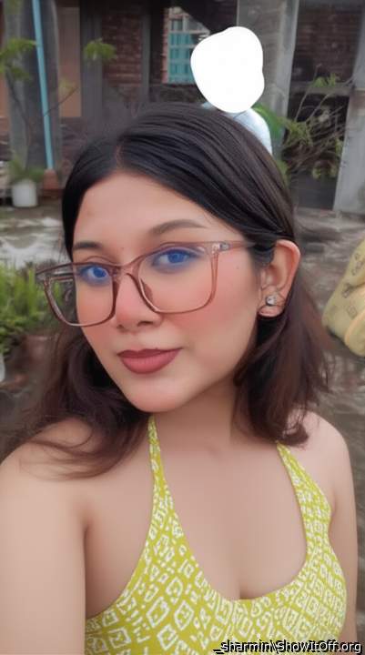 You are stunning! luv to see more of you