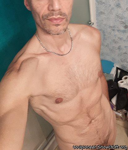 ..those lips.... and those nipples.. 