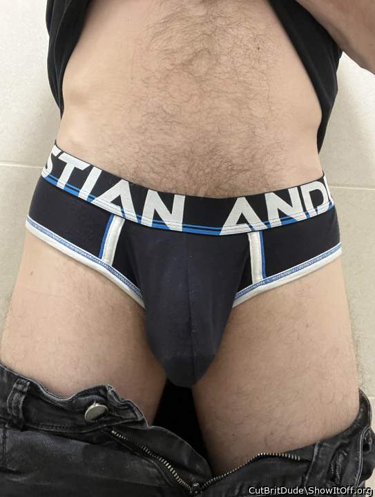 I wish I could feel that bulge and your muscles 