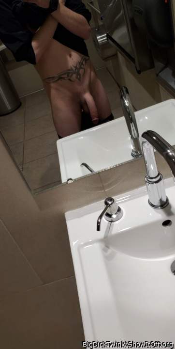 Photo of a schlong from BigDickTwink