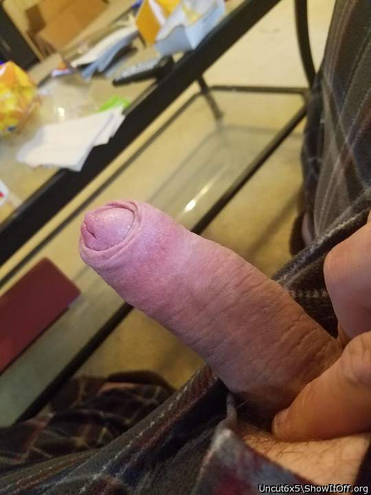 What a beautiful uncut cock 