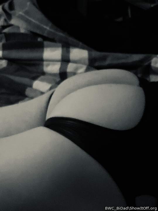 Ass - b/w
