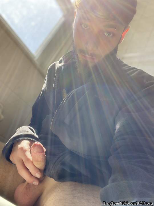 I'd love to suck a load from your hot thick cock 