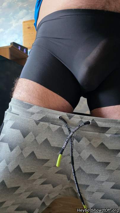 Photo of a pecker from Hey6o