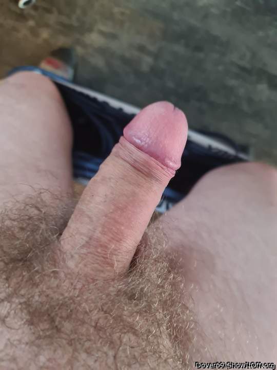 that glans ask for a good sucking! Im ready!   