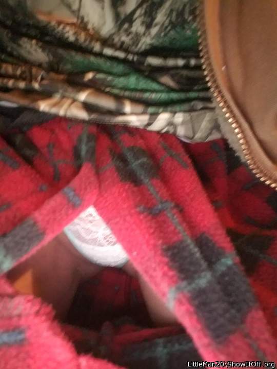 Hehe I hope you don't peek into the hole in my pajamas &#128584;