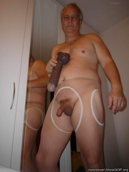 Adult image from nylonlover