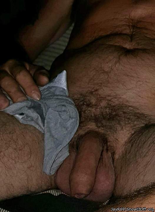 Really nice uncut cock ! 