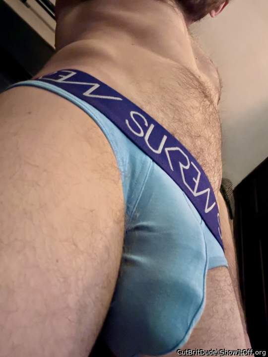 Mmmmmm.  Sexy bulge!