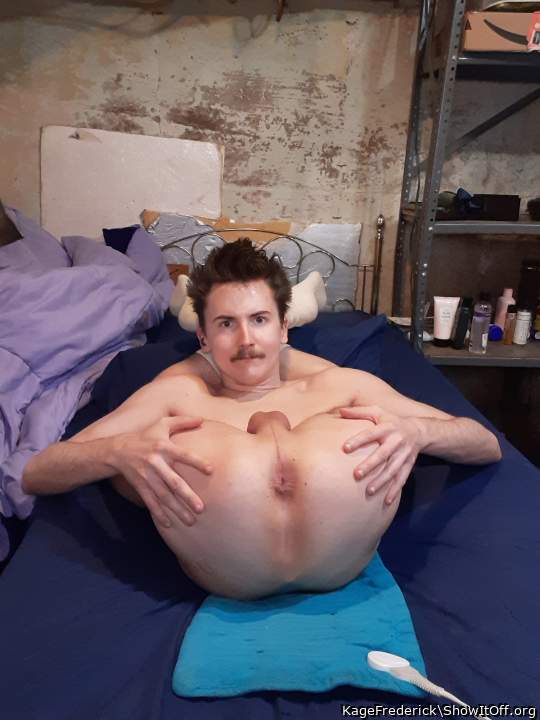 I love my naked body spread across the internet  #KageTylerFrederick