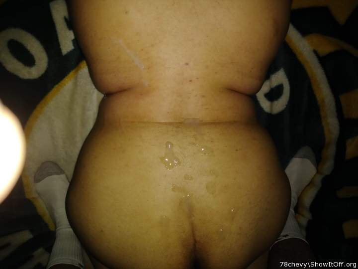 Her young ass coved in cum