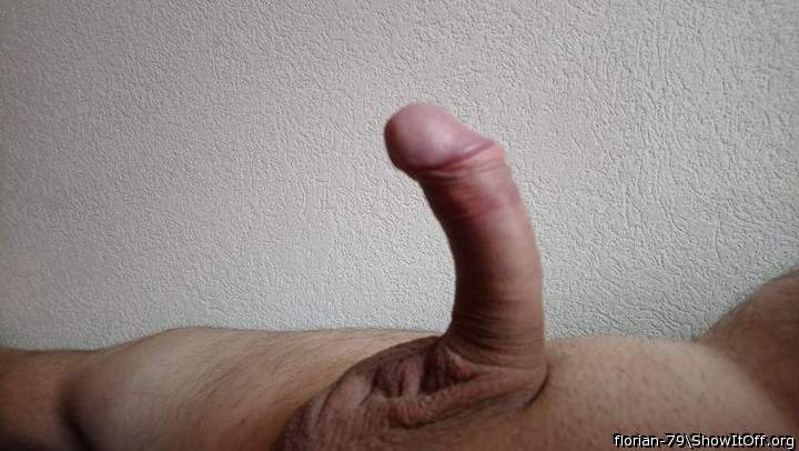 I'd love to worship, suck a load from your hot thick cock 