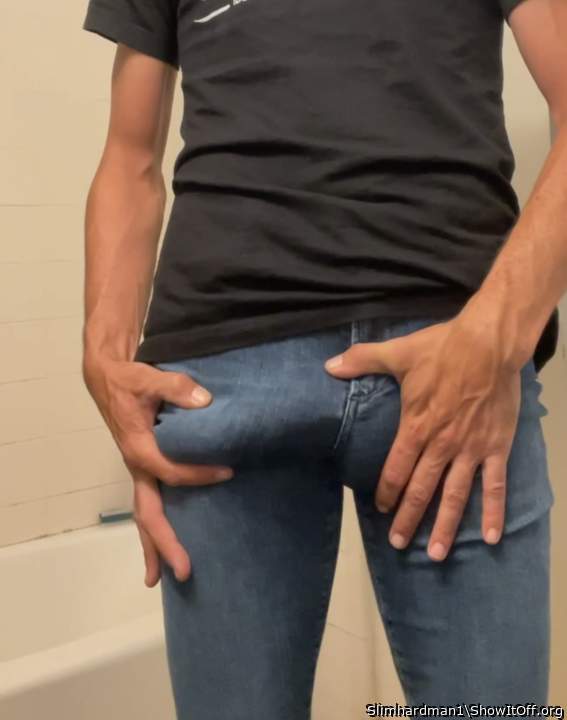 Photo of a middle leg from Slimhardman1