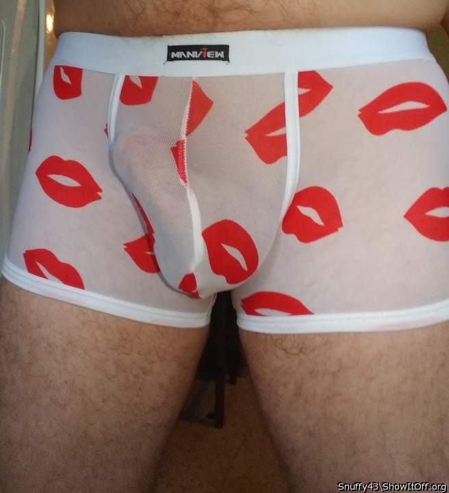 Who wants there lips on here ?