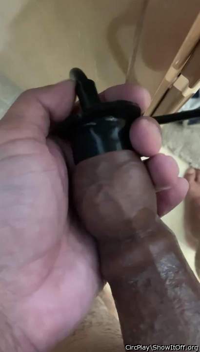 Gag ball inflateable