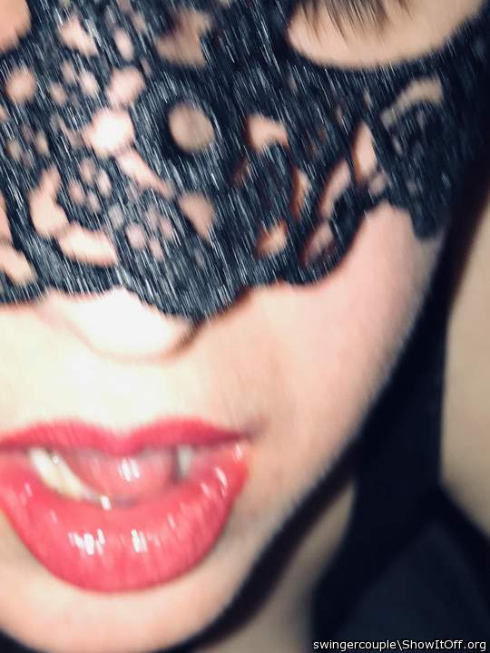 Mmmm would love to see n feel your sexy lips & tounge go to 