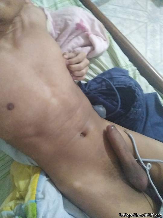 I'd love to worship, suck a load from your hot thick cock 
