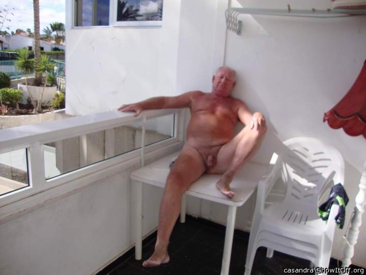 Sunny day, naked