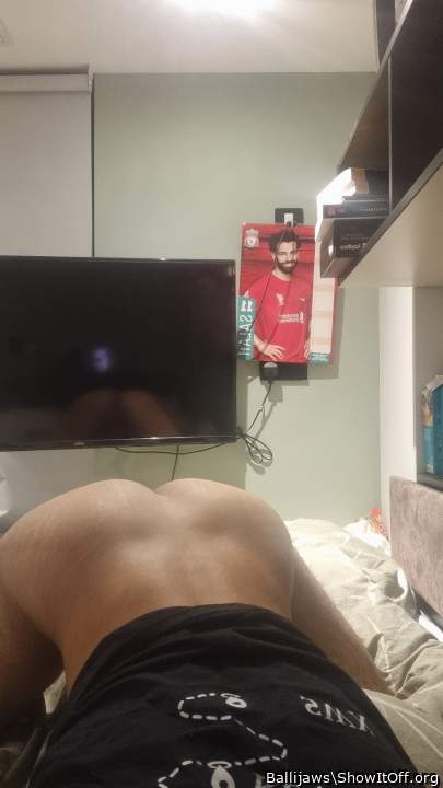 18M virgin smooth bottom down to meet/travel, always willing to cam/skype, alway
