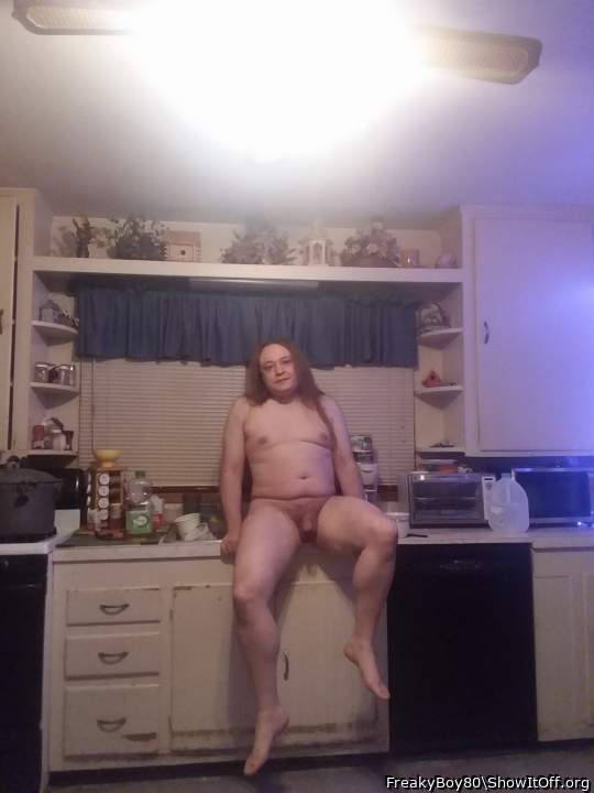 Who wants to put my feet in the air and fuck me on the counter?