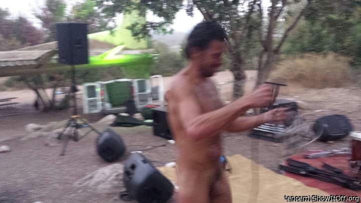 Riggin' naked!