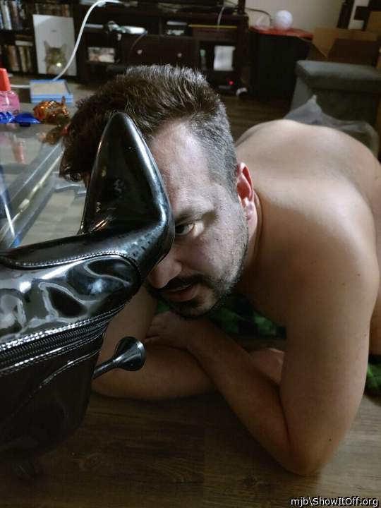 i worship Her Boots
