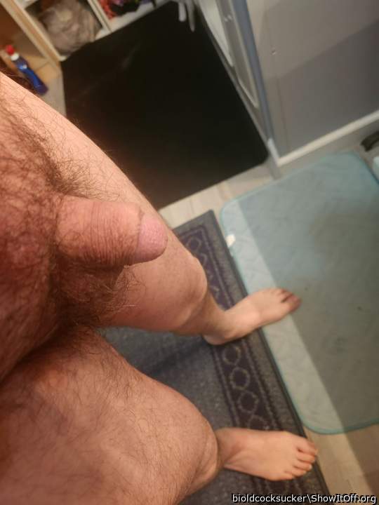 Photo of a third leg from bioldcocksucker