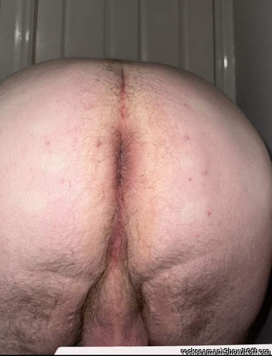 Nice an hairy arse cheeks  