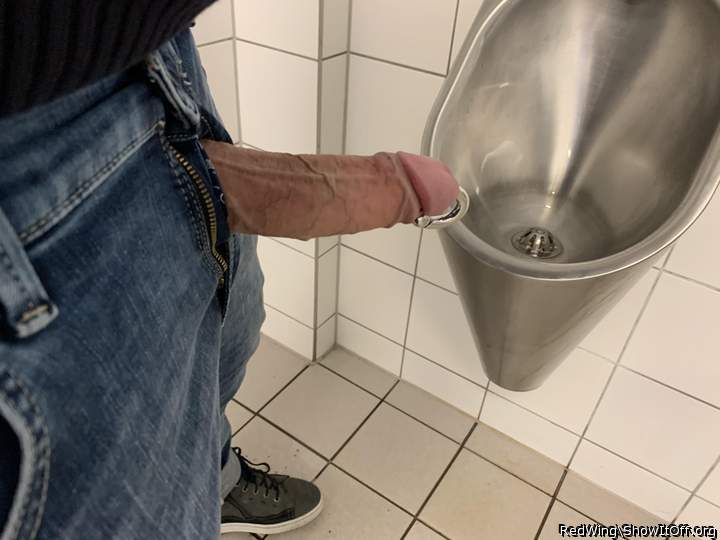 ich wrde gerne mal neben dir urinieren. 