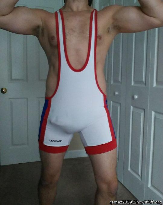 Such a gorgeous man!!  I totally want your sperm in me!!!!! 