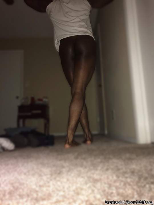 I want to creep up on your ass and lick it so good
